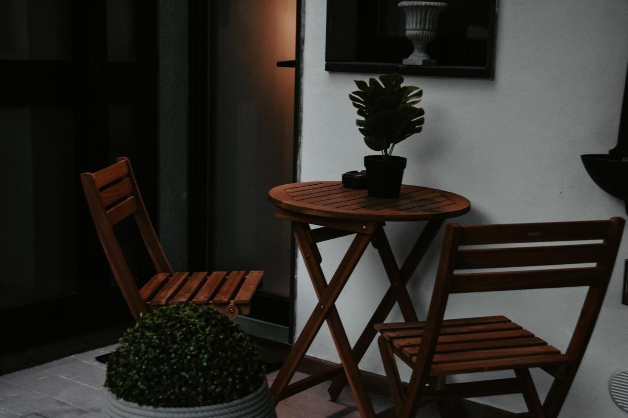 Dislocati Bnb - Jacuzzi Privata - Cucina - Tv60" - Minimal Luxury Marigliano Eksteriør bilde