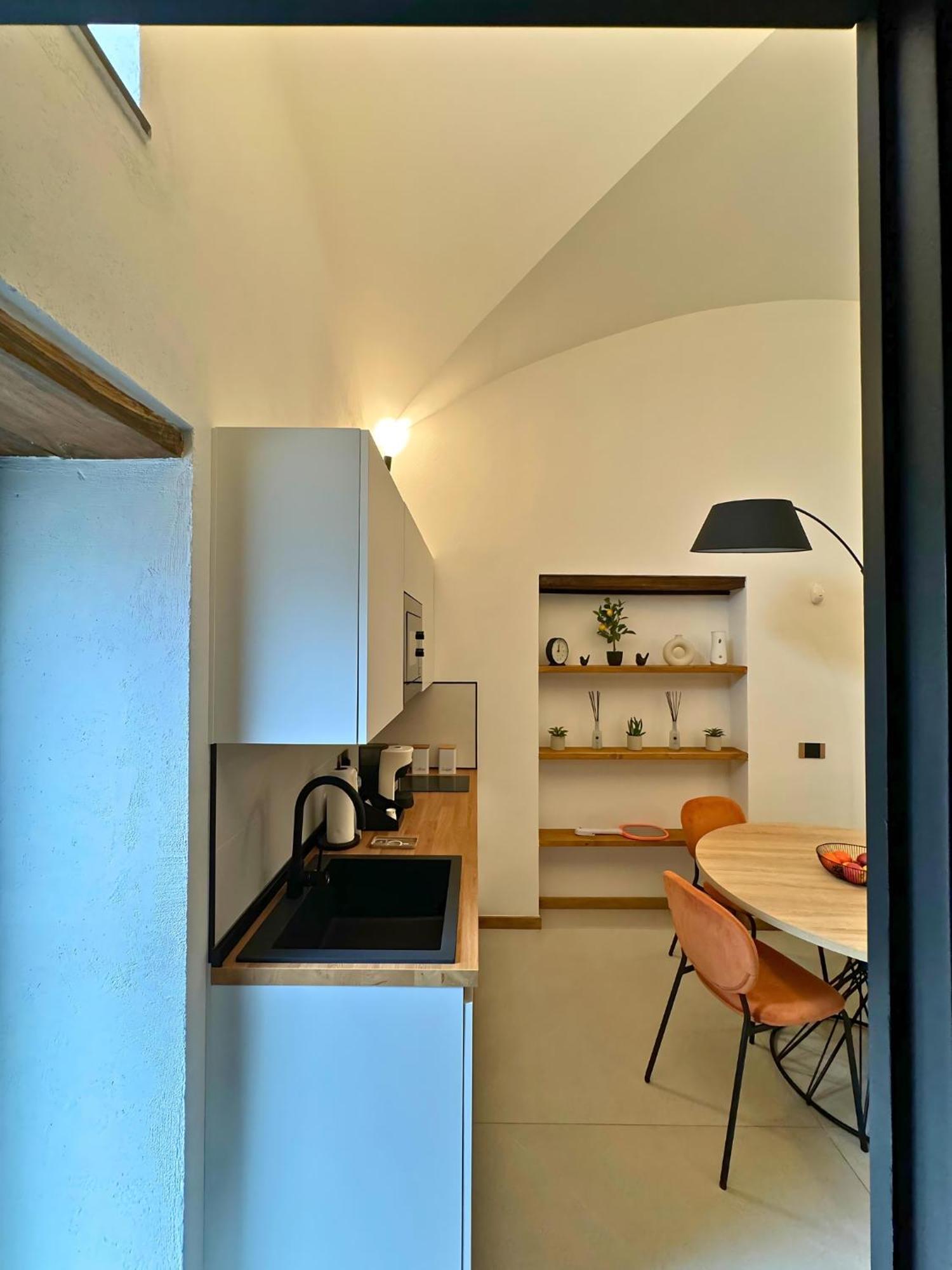 Dislocati Bnb - Jacuzzi Privata - Cucina - Tv60" - Minimal Luxury Marigliano Eksteriør bilde