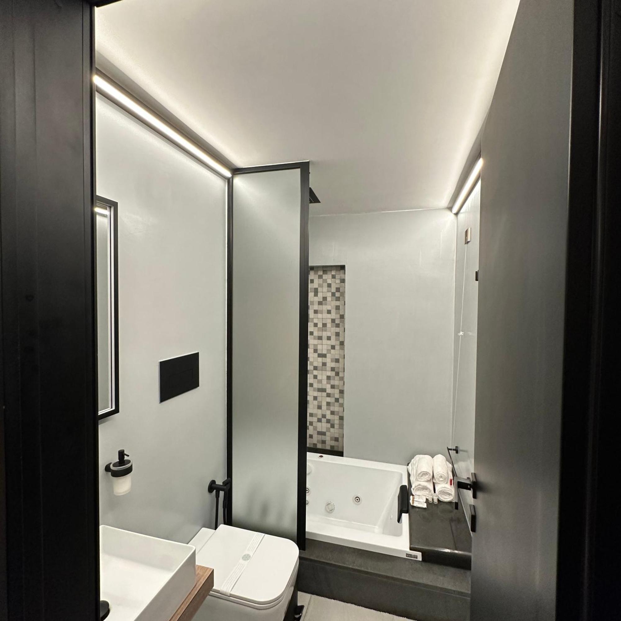 Dislocati Bnb - Jacuzzi Privata - Cucina - Tv60" - Minimal Luxury Marigliano Eksteriør bilde