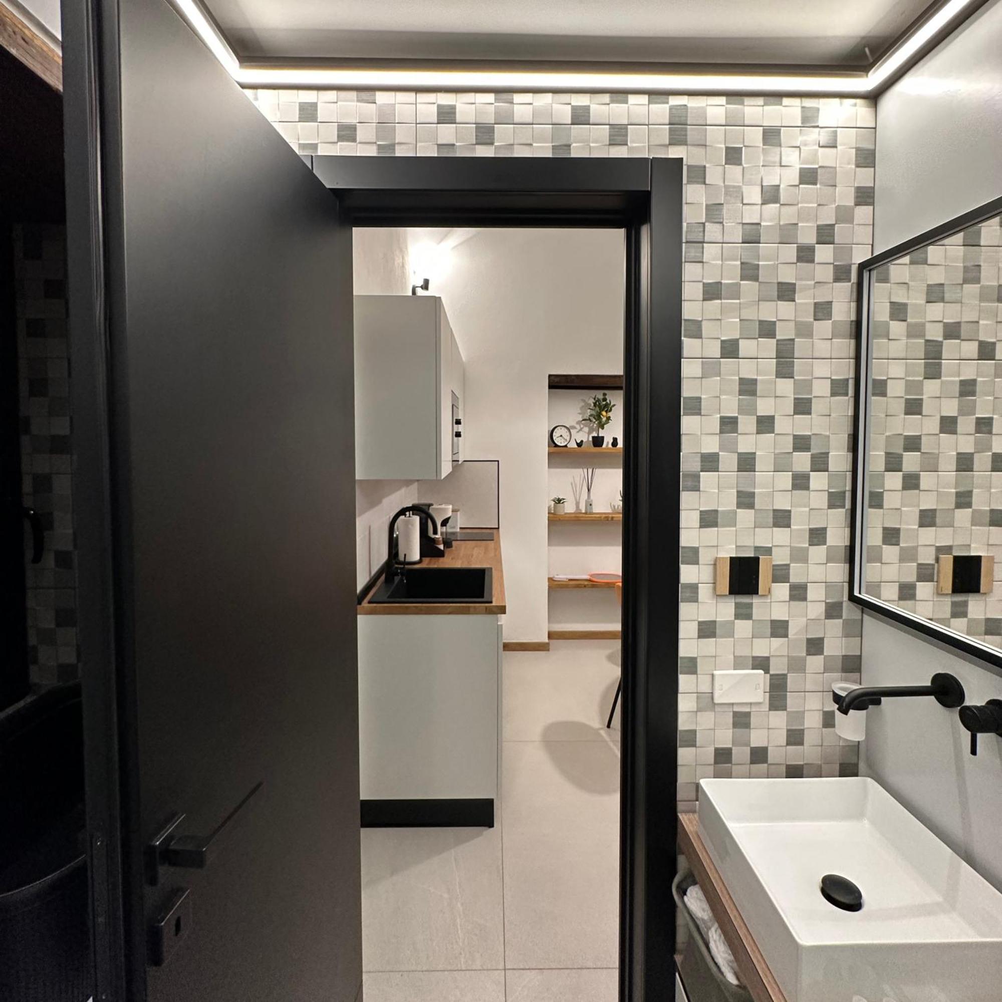 Dislocati Bnb - Jacuzzi Privata - Cucina - Tv60" - Minimal Luxury Marigliano Eksteriør bilde