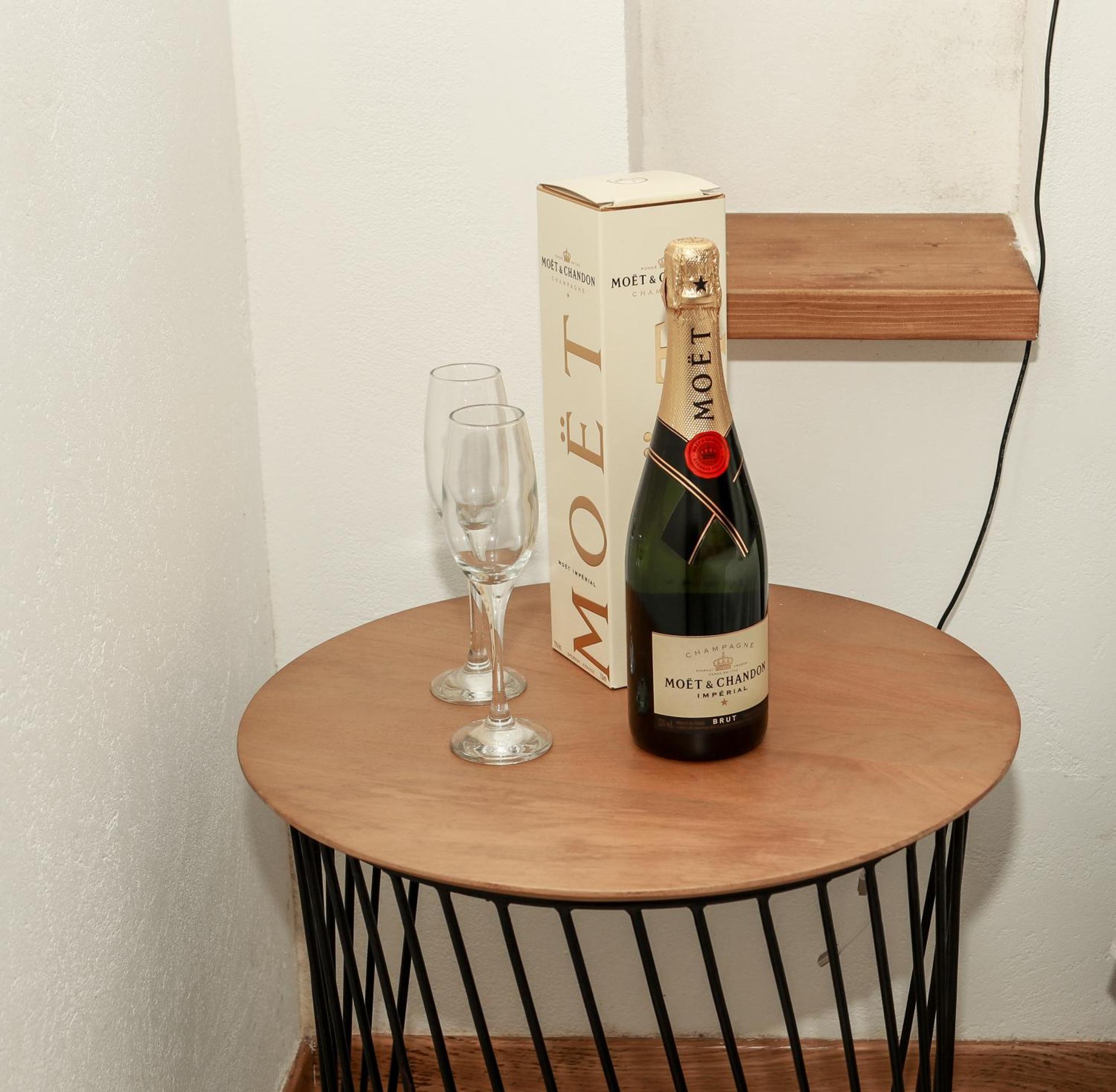 Dislocati Bnb - Jacuzzi Privata - Cucina - Tv60" - Minimal Luxury Marigliano Eksteriør bilde